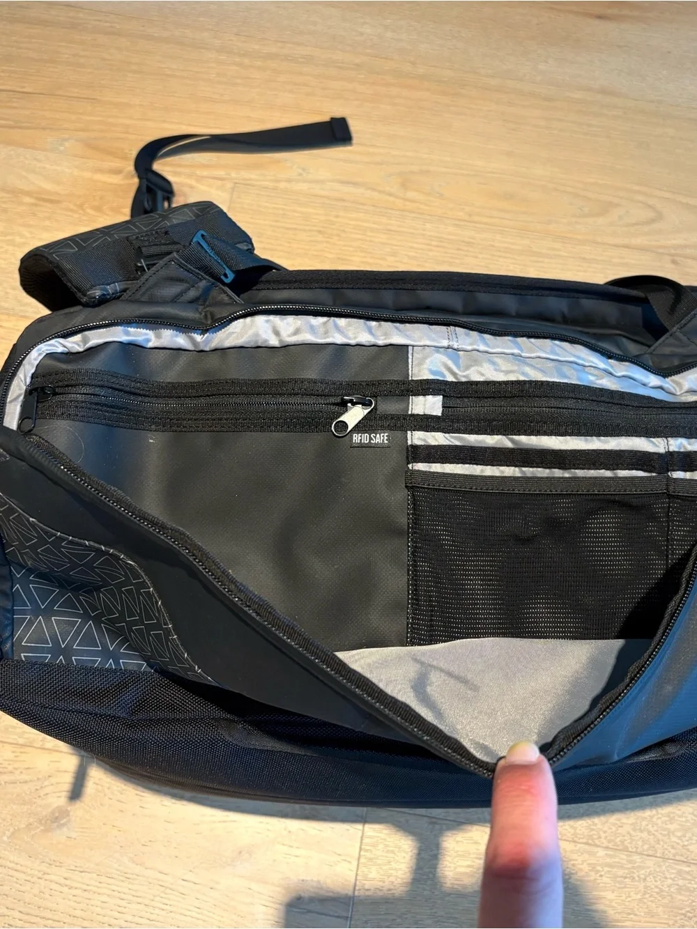 NOMATIC 40L Travel Bag Backpack, Original V1, Like New